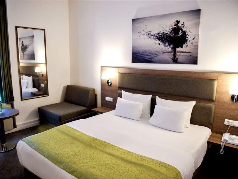 Hotel Opera Garni بلغراد المظهر الخارجي الصورة