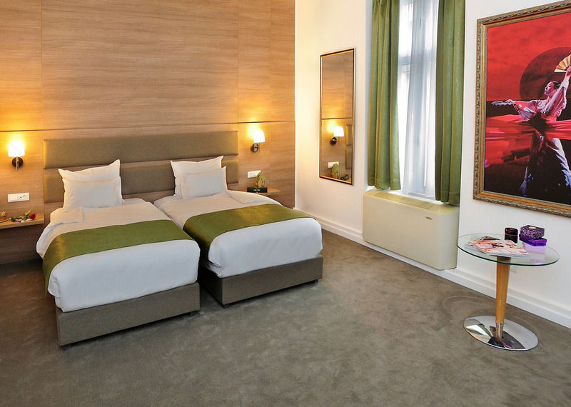 Hotel Opera Garni بلغراد المظهر الخارجي الصورة