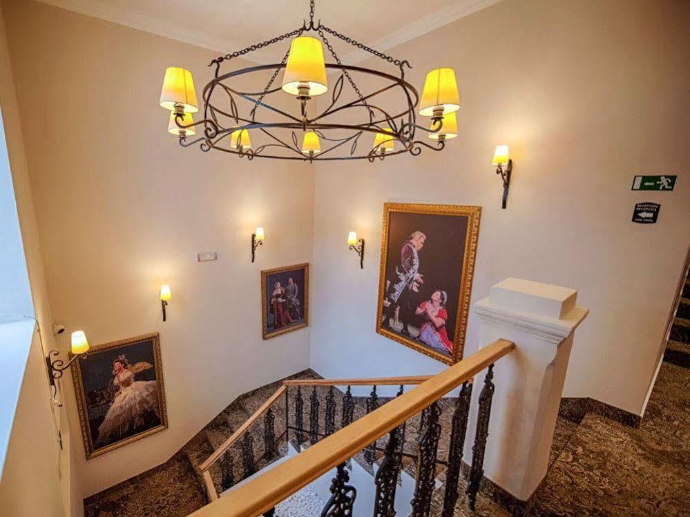 Hotel Opera Garni بلغراد المظهر الخارجي الصورة
